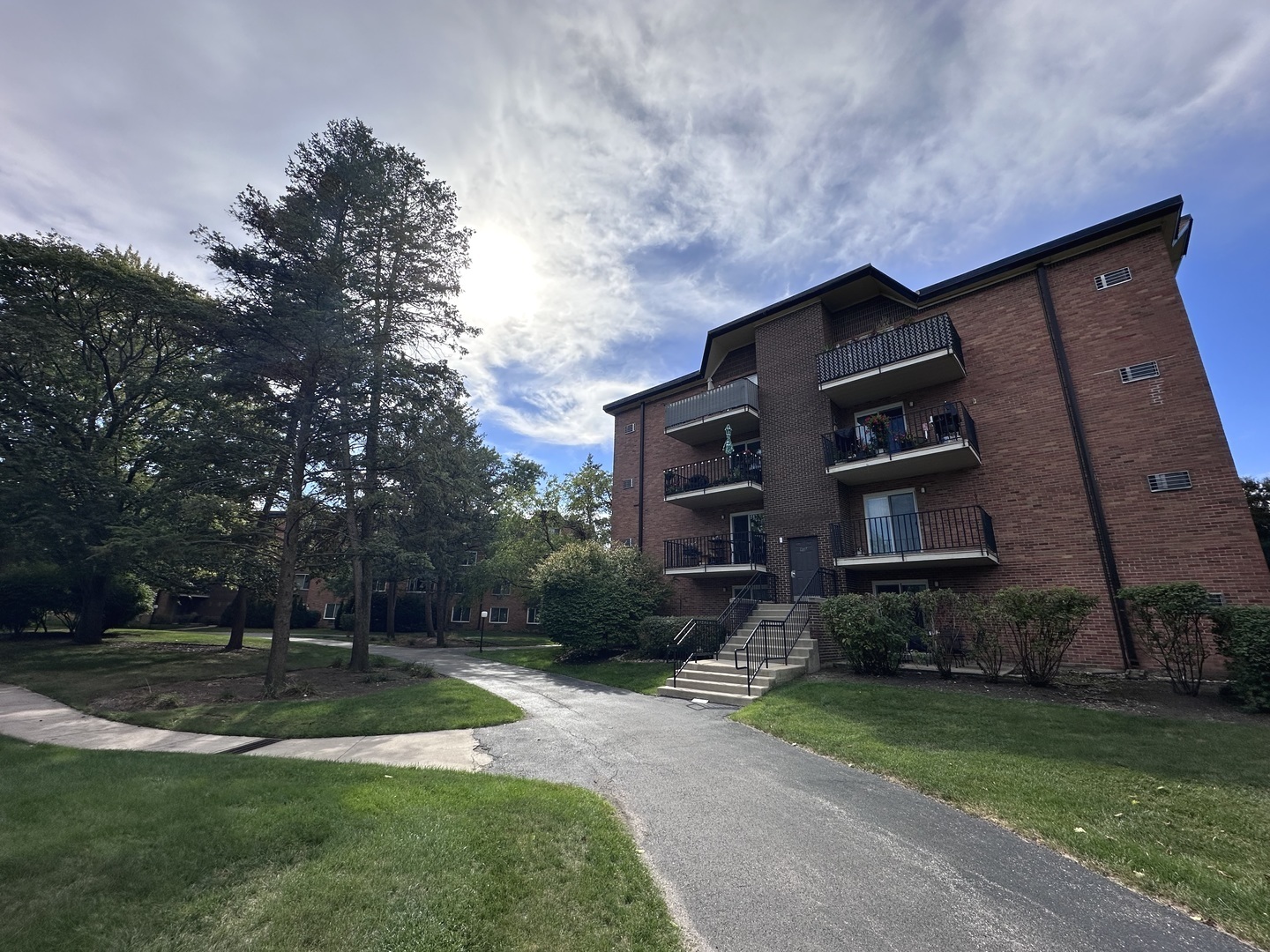 1217 S Old Wilke Road #110, Arlington Heights, IL 60005