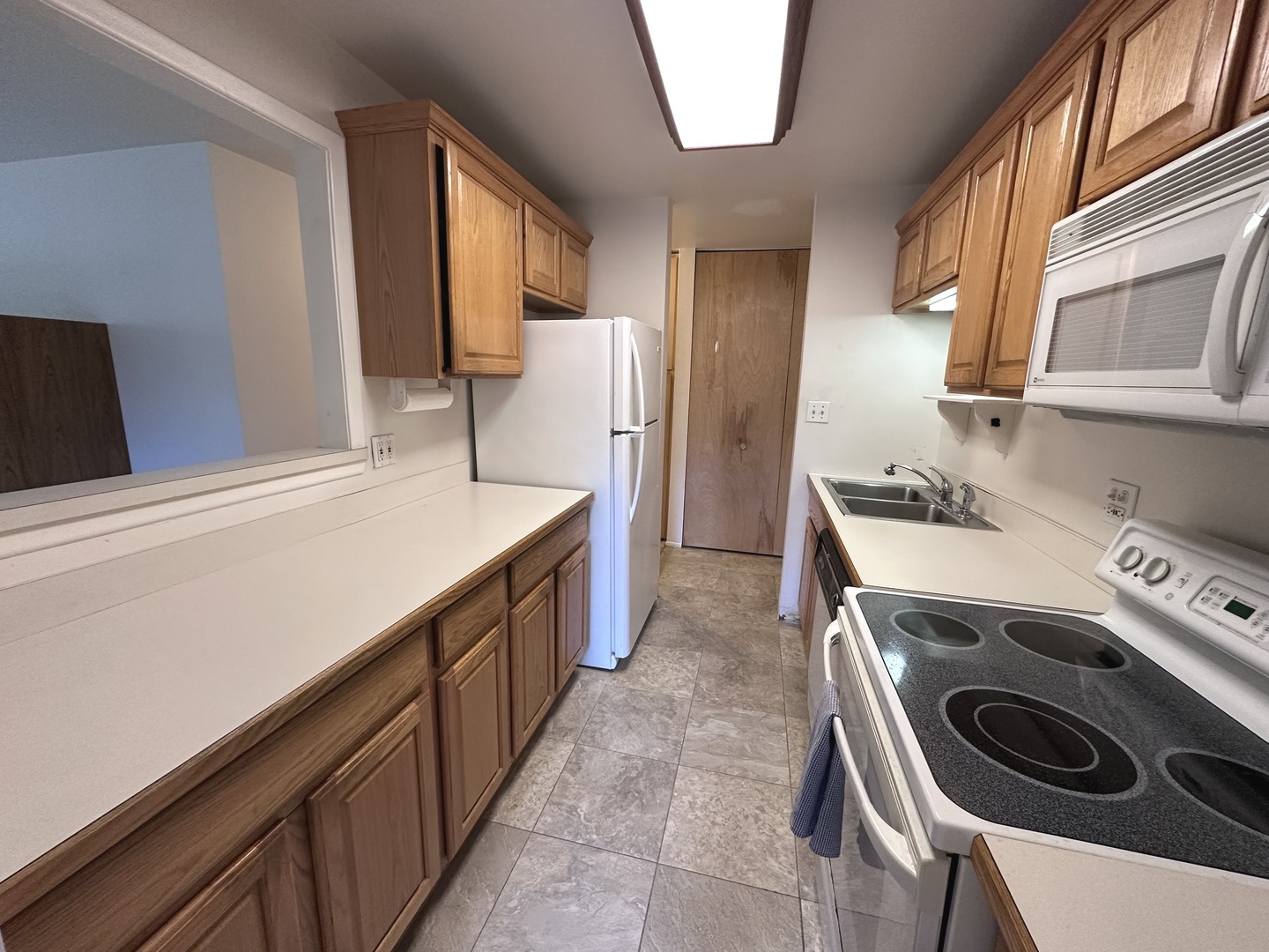 1217 S Old Wilke Road #110, Arlington Heights, IL 60005