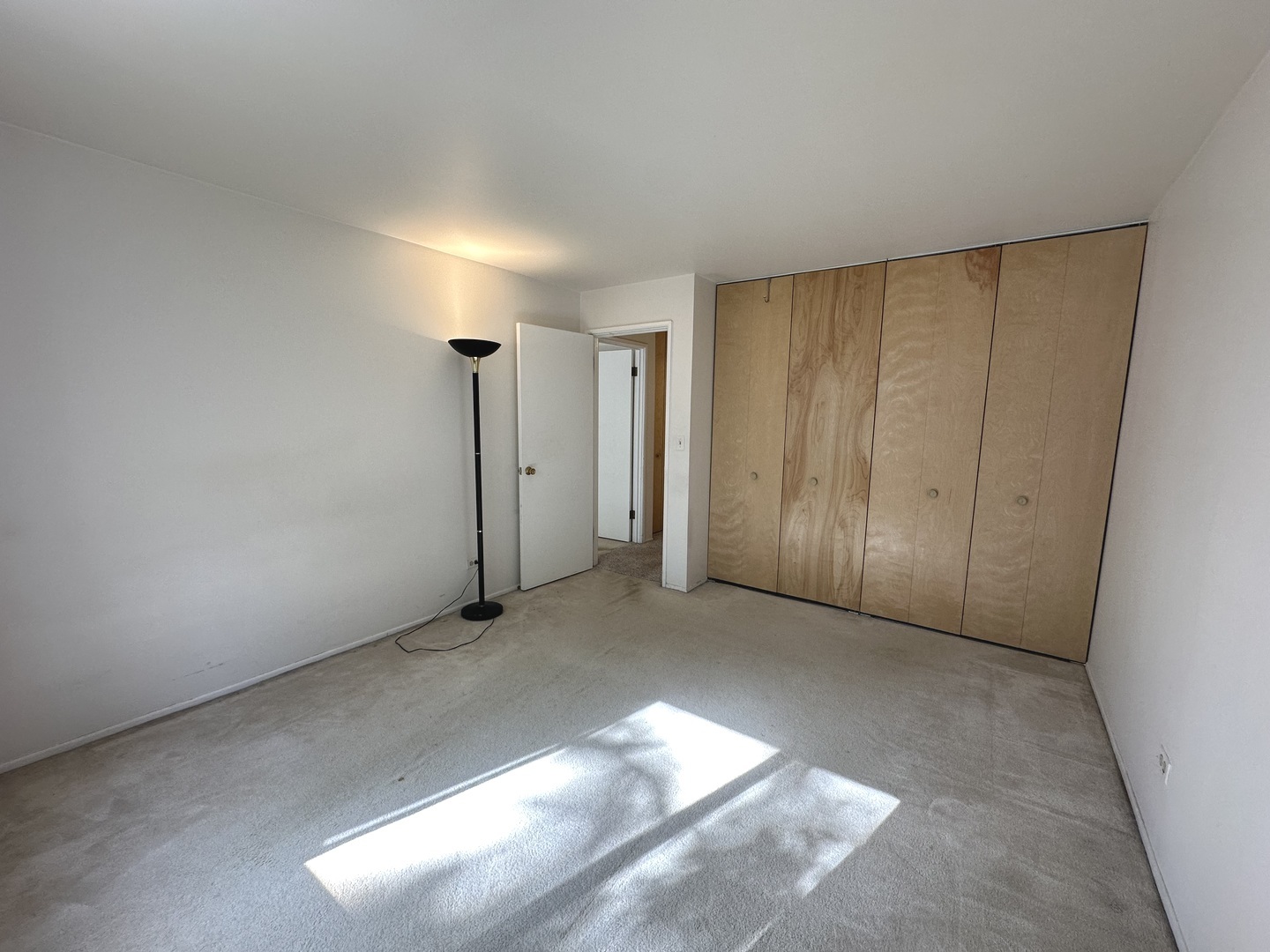 1217 S Old Wilke Road #110, Arlington Heights, IL 60005