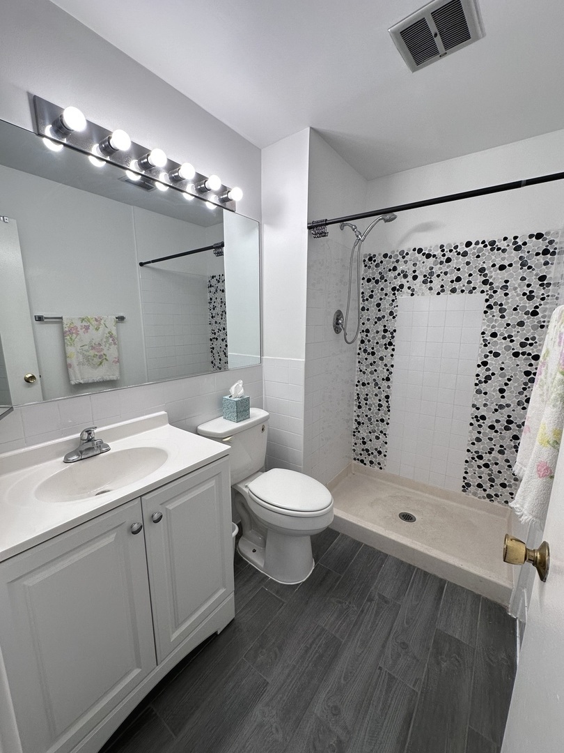 1217 S Old Wilke Road #110, Arlington Heights, IL 60005