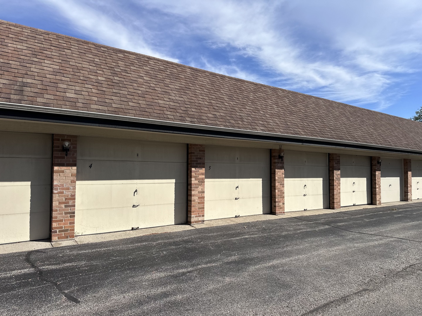 1217 S Old Wilke Road #110, Arlington Heights, IL 60005