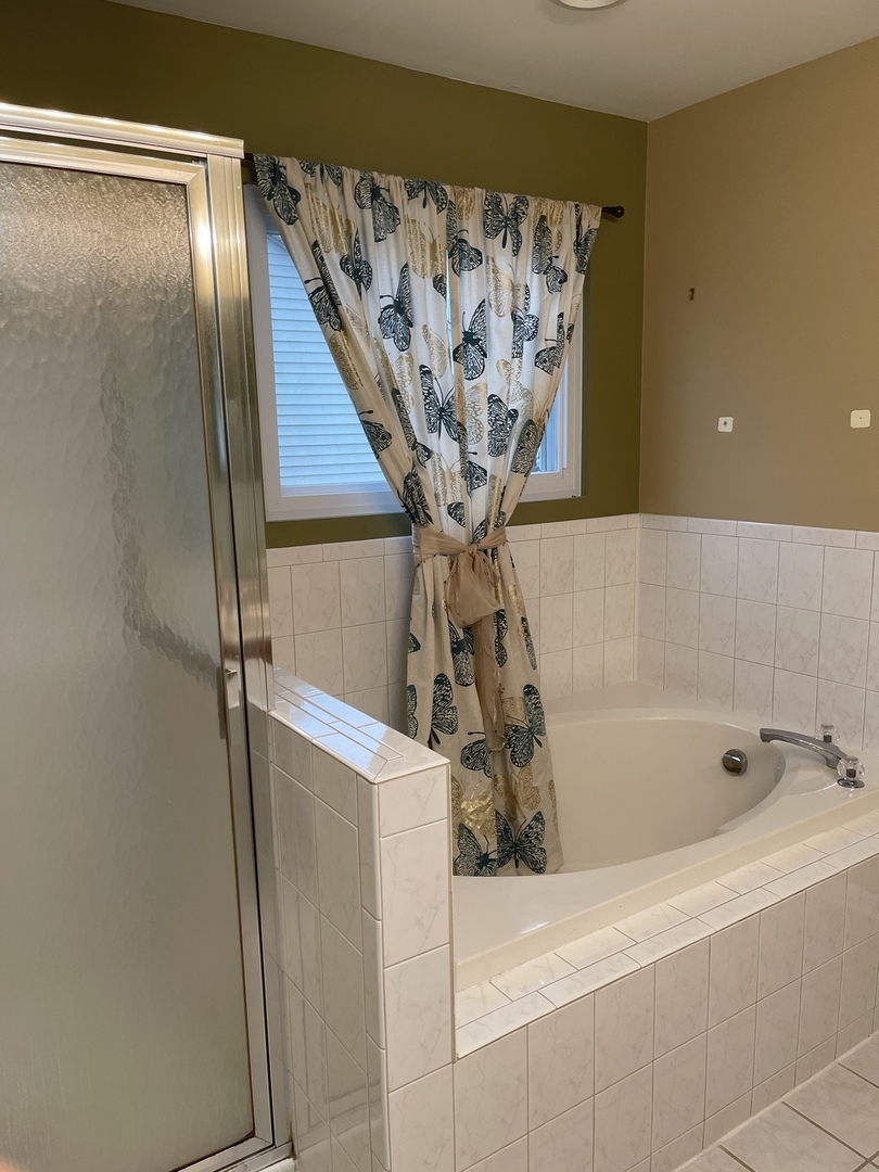 1100 Rosefield Lane, Aurora, IL 60504