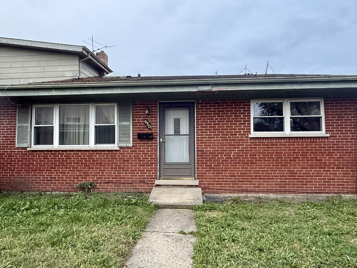 9501 Terrace Place, Des Plaines, IL 60016