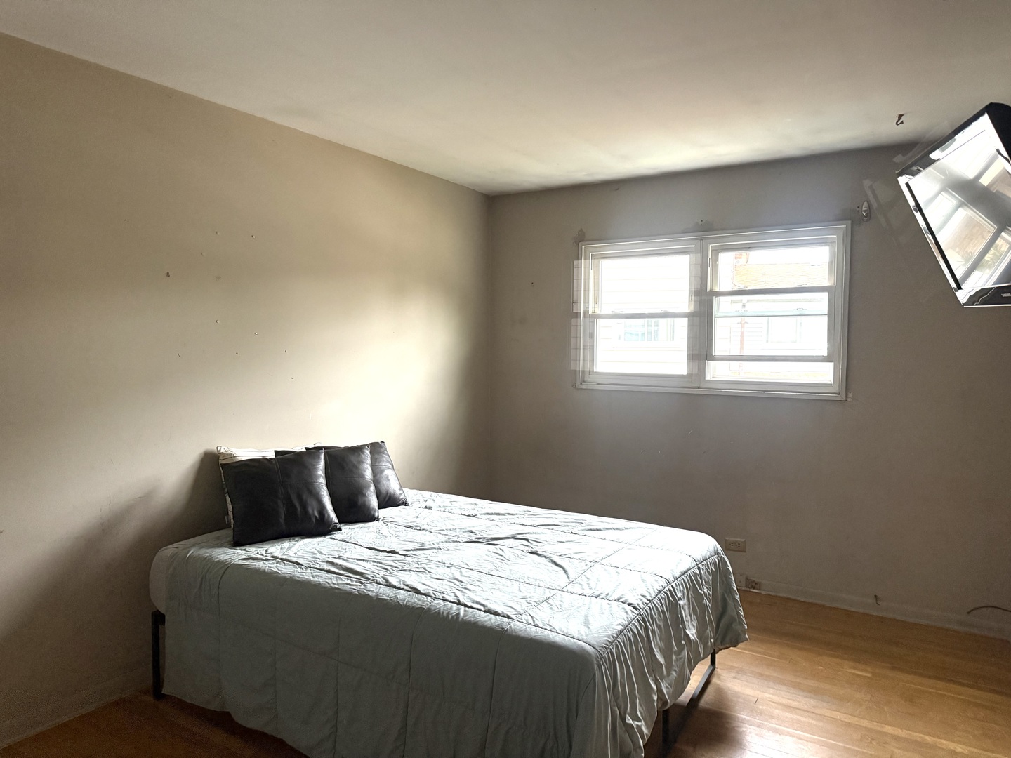 9501 Terrace Place, Des Plaines, IL 60016