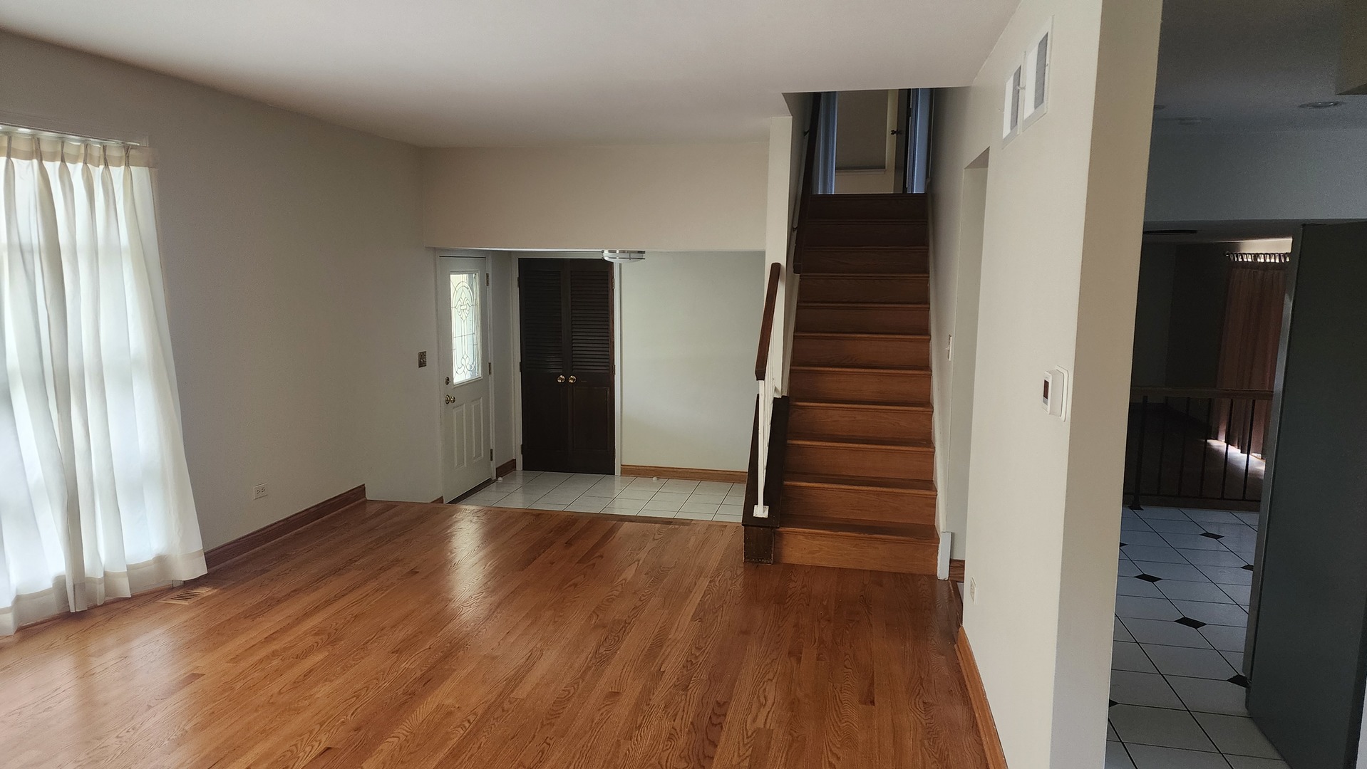 617 Newport Avenue, Westmont, IL 60559