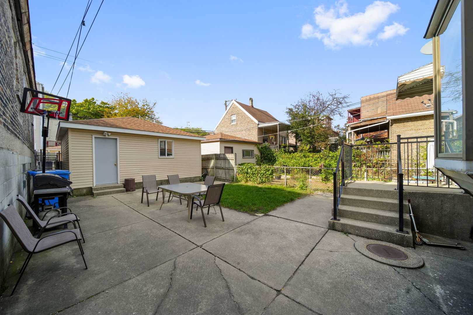 2916 S Union Avenue, Chicago, IL 60616