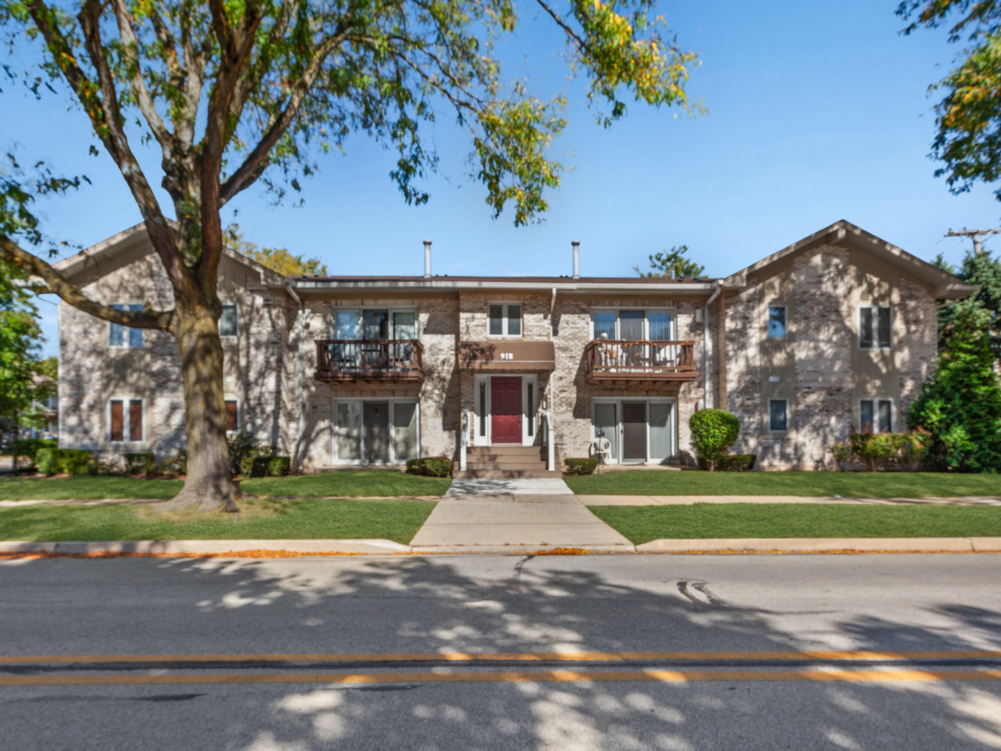 918 Rogers Street #103, Downers Grove, IL 60515