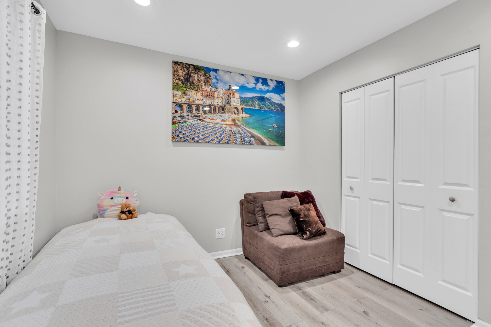 759 Sterling Court #A2, Bartlett, IL 60103