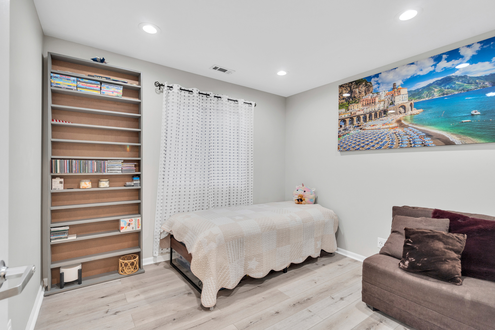 759 Sterling Court #A2, Bartlett, IL 60103