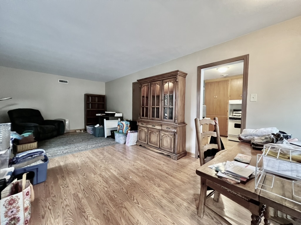10059 S Spaulding Avenue, Evergreen Park, IL 60805