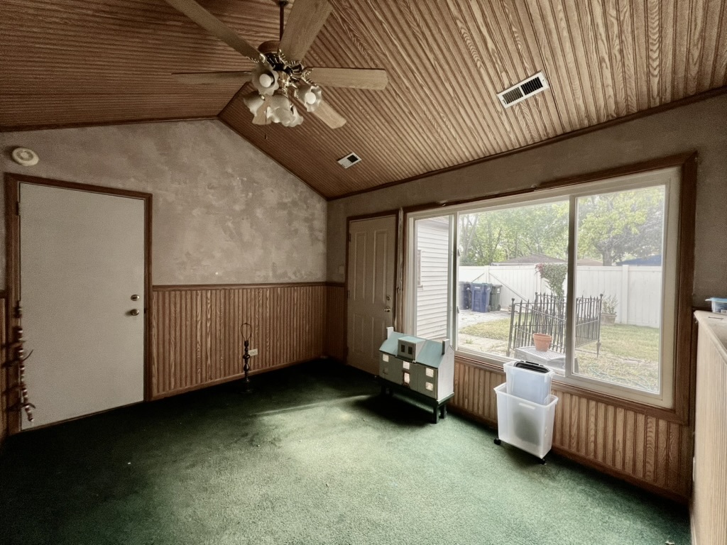 10059 S Spaulding Avenue, Evergreen Park, IL 60805