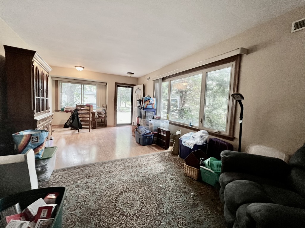 10059 S Spaulding Avenue, Evergreen Park, IL 60805