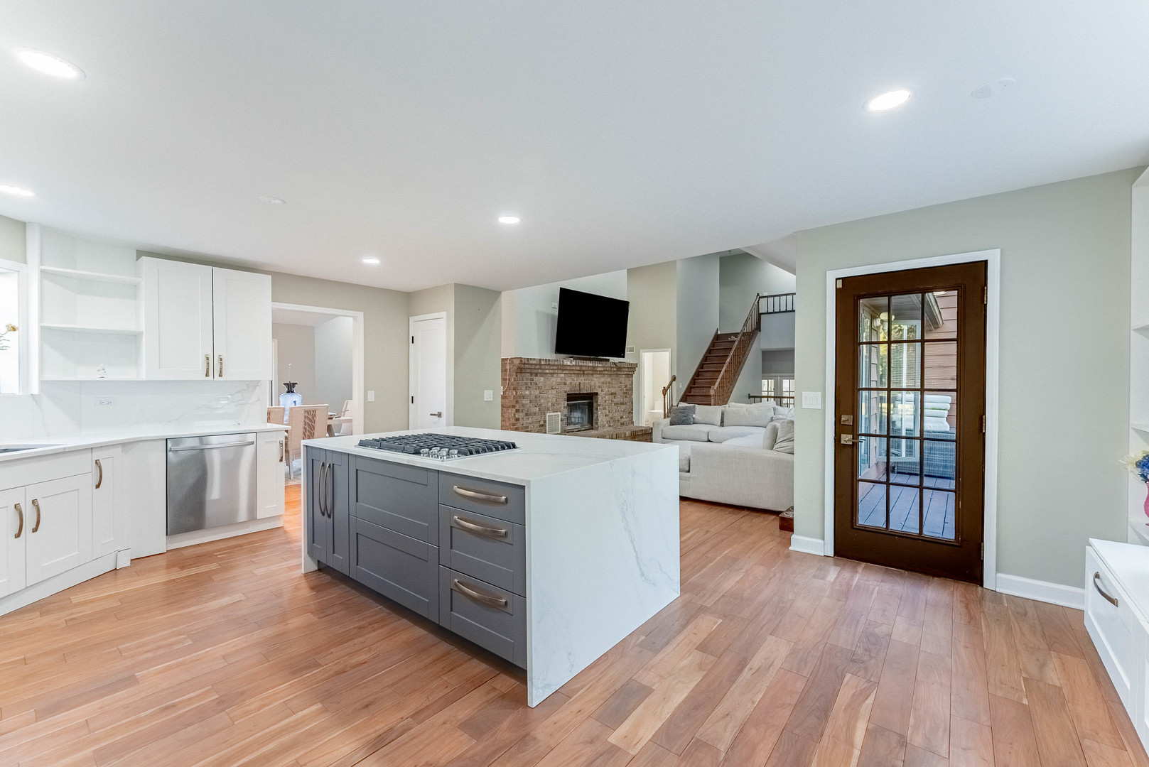 120 Pratt Boulevard, Roselle, IL 60172