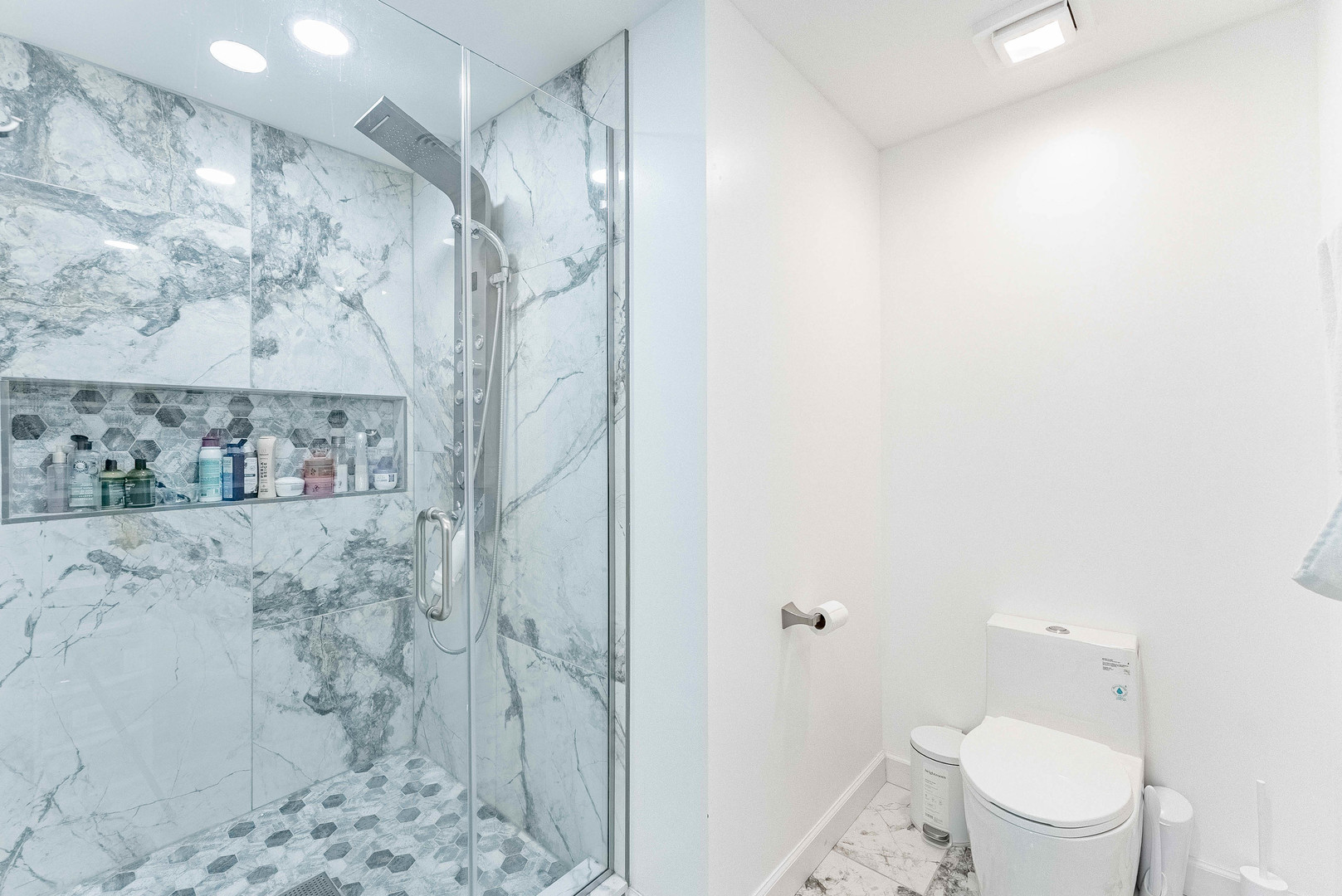 120 Pratt Boulevard, Roselle, IL 60172