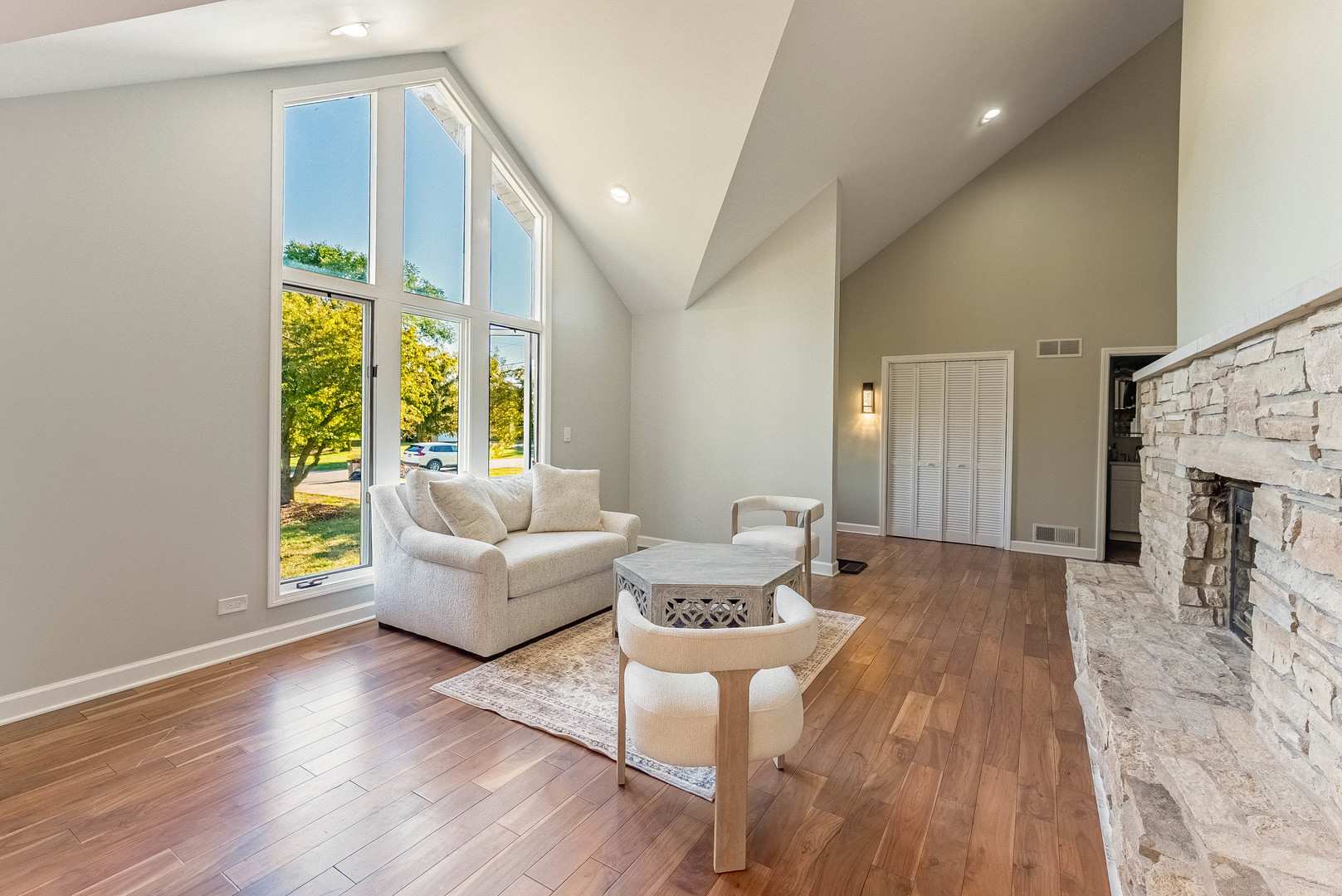 120 Pratt Boulevard, Roselle, IL 60172