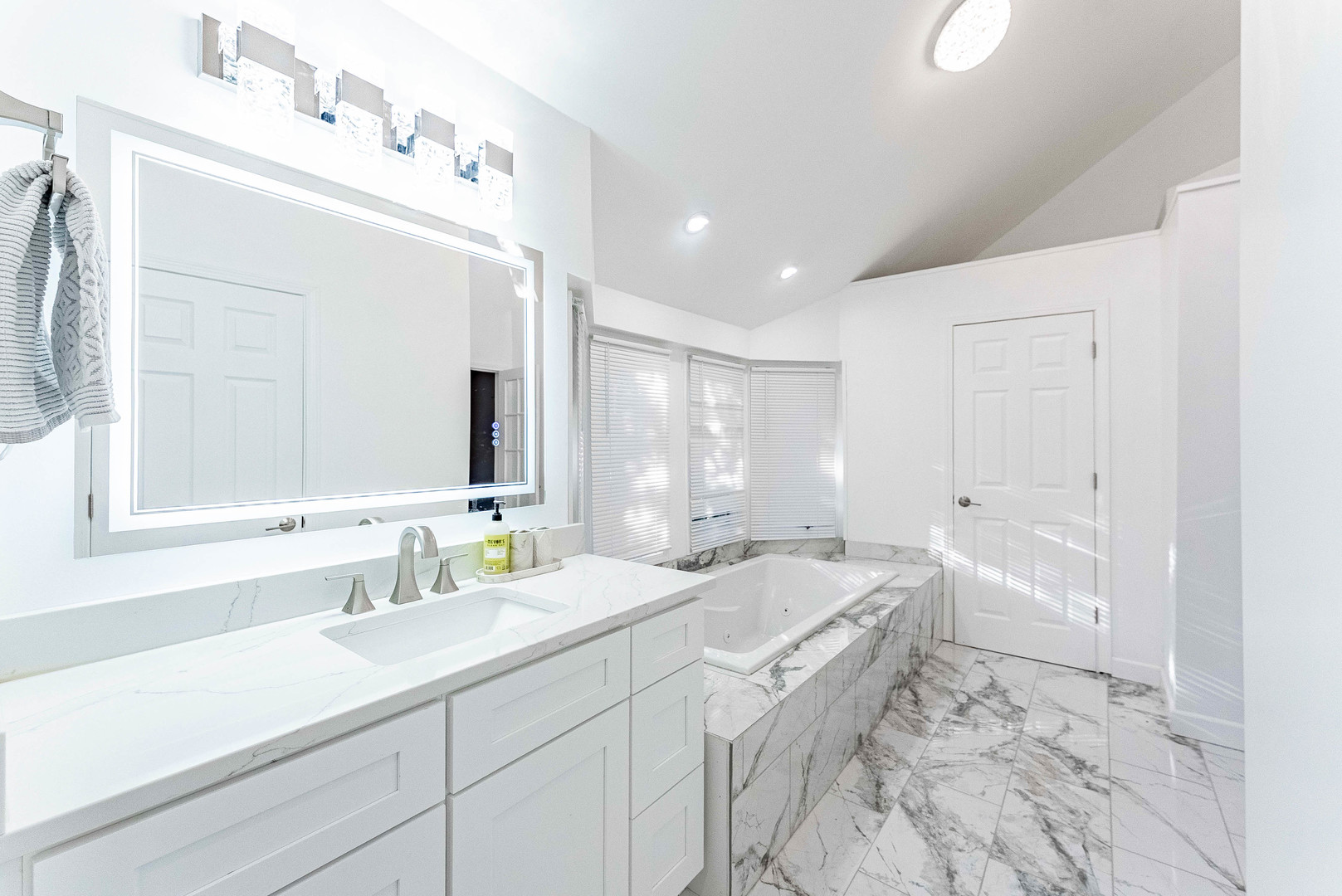 120 Pratt Boulevard, Roselle, IL 60172