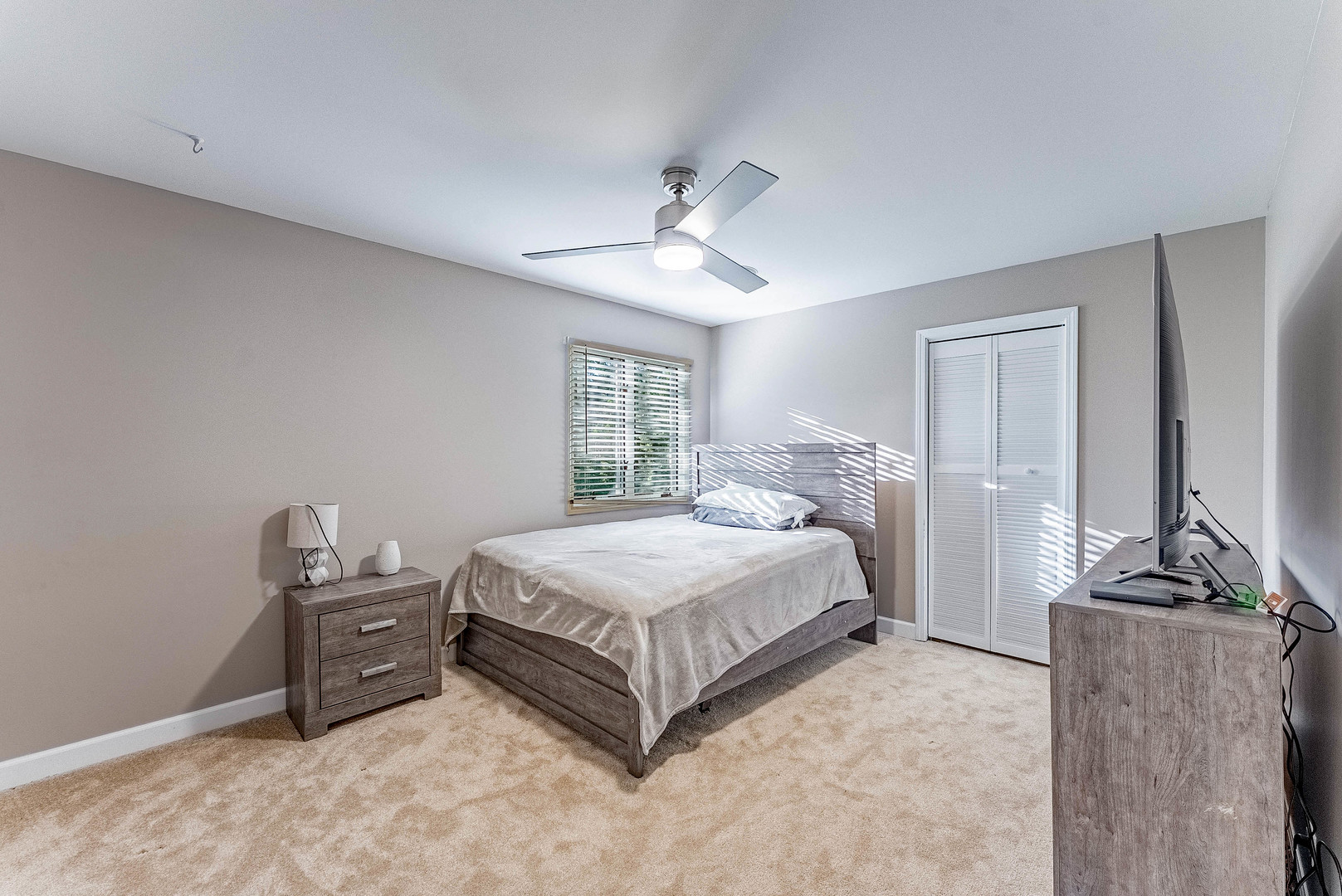 120 Pratt Boulevard, Roselle, IL 60172