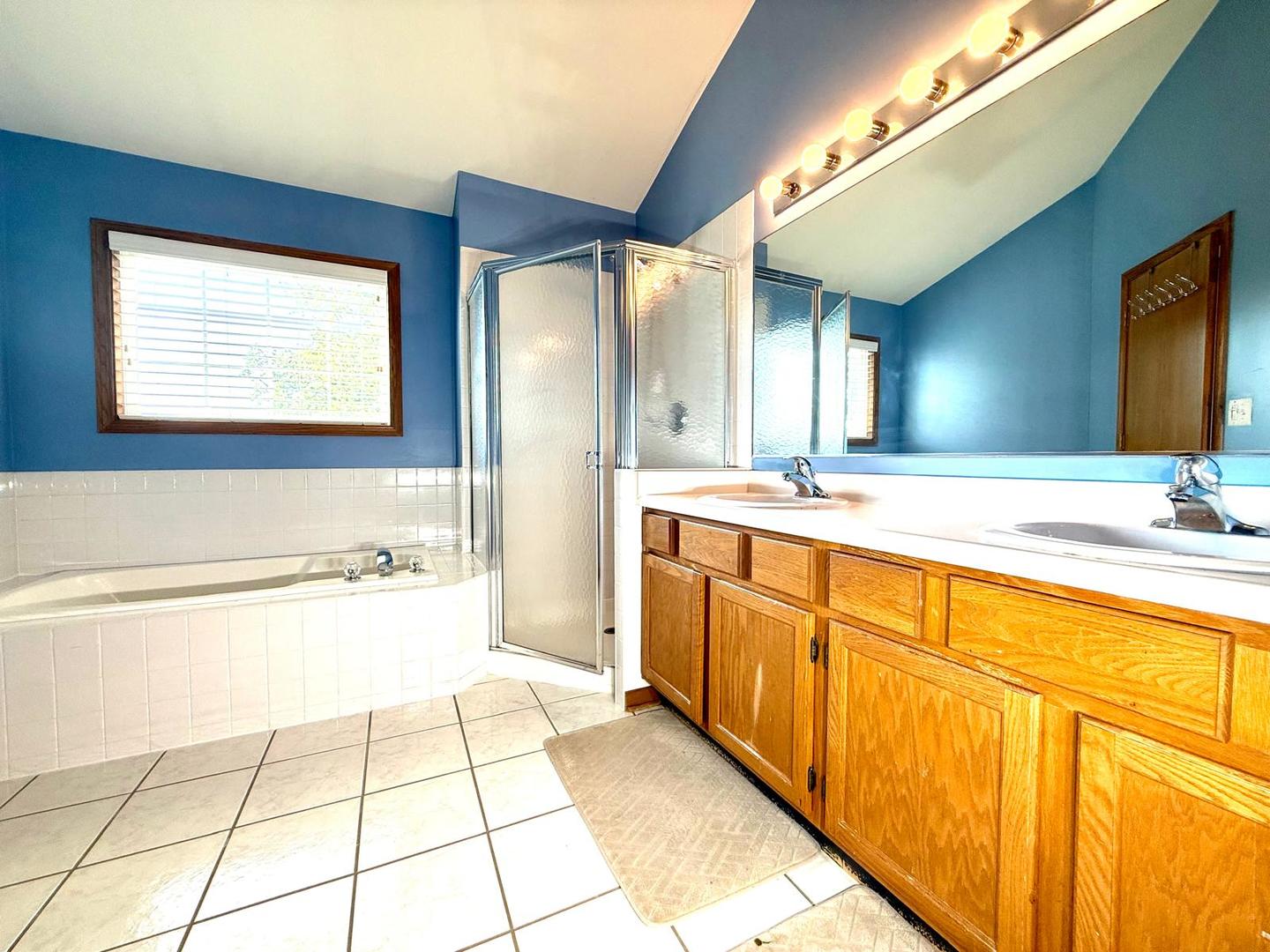 1537 Chatfield Court #1537, Roselle, IL 60172