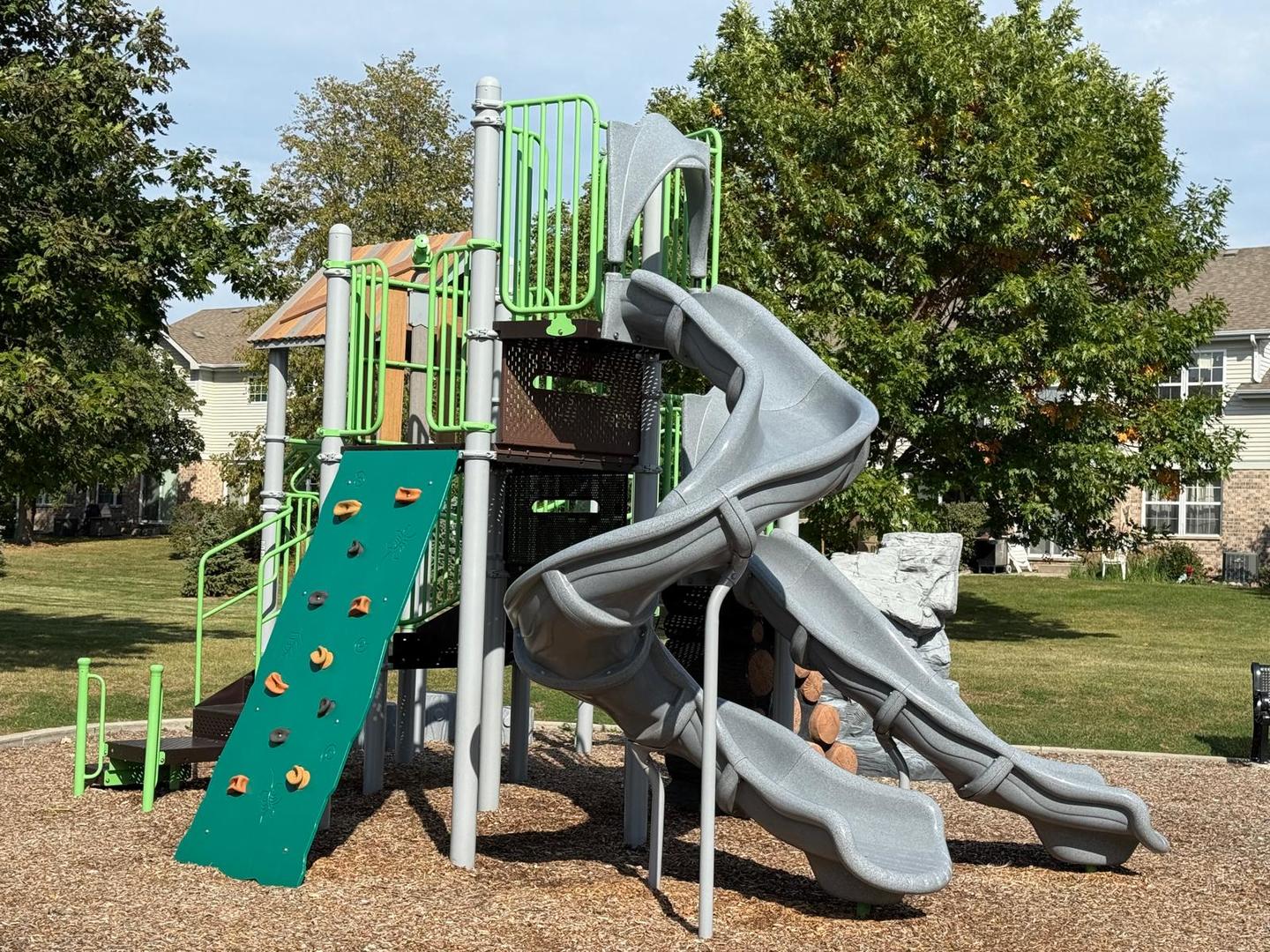 1537 Chatfield Court #1537, Roselle, IL 60172