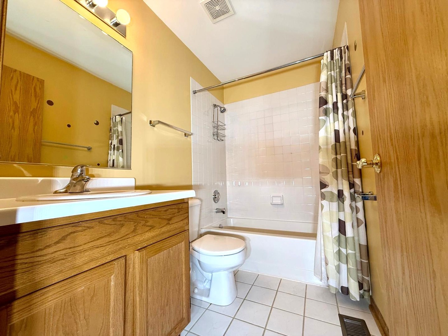 1537 Chatfield Court #1537, Roselle, IL 60172