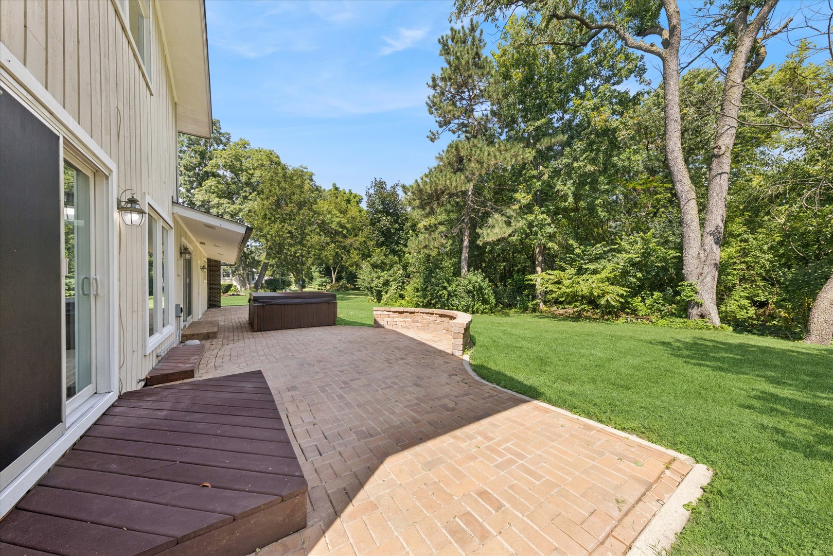 1136 Barneswood Drive, Downers Grove, IL 60515