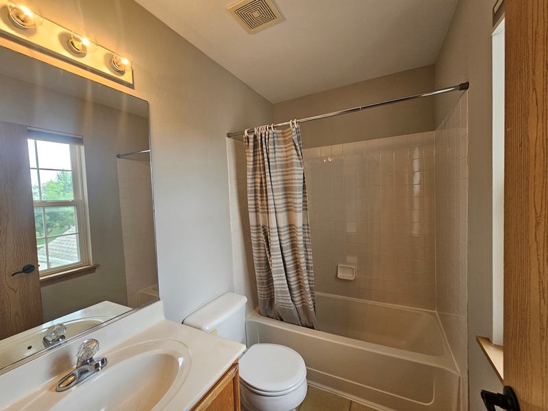 2944 White Thorn Circle, Naperville, IL 60564