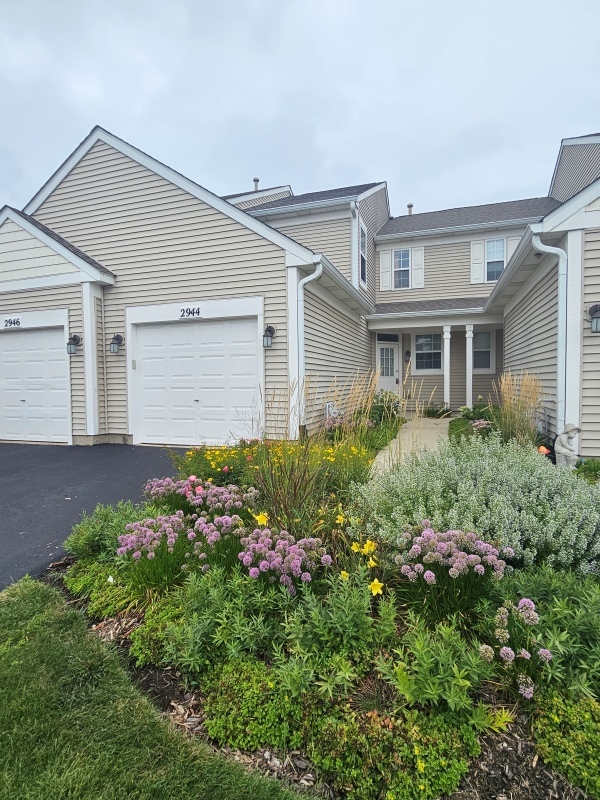 2944 White Thorn Circle, Naperville, IL 60564