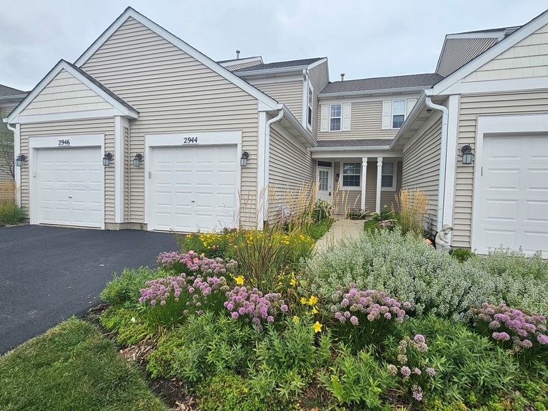 2944 White Thorn Circle, Naperville, IL 60564