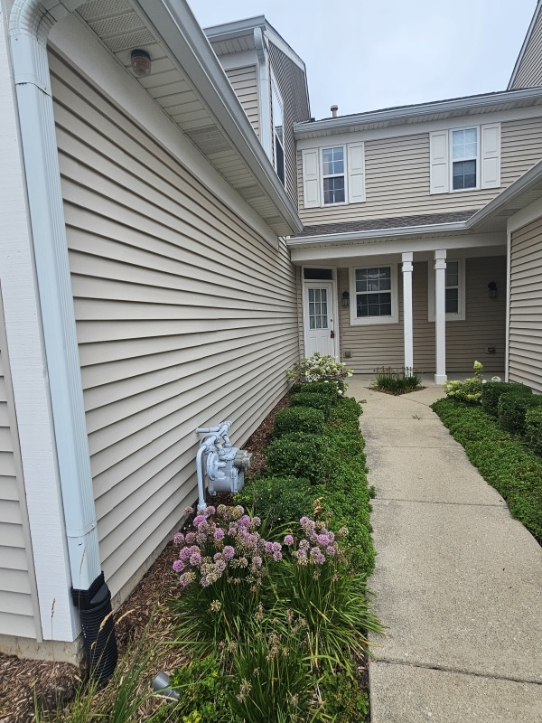 2944 White Thorn Circle, Naperville, IL 60564