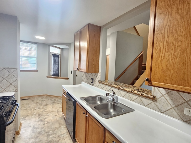 2944 White Thorn Circle, Naperville, IL 60564