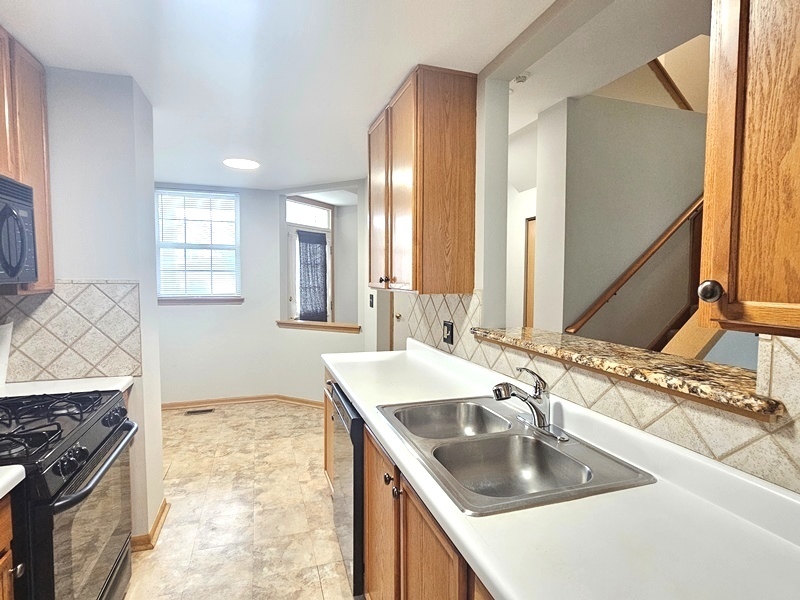 2944 White Thorn Circle, Naperville, IL 60564