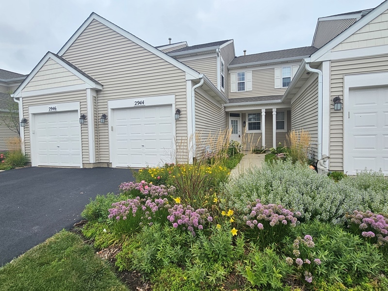 2944 White Thorn Circle, Naperville, IL 60564