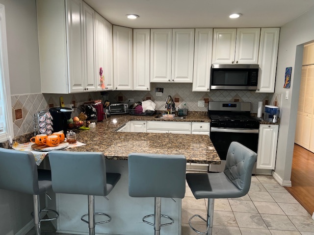 535 W Berkley Lane, Hoffman Estates, IL 60169