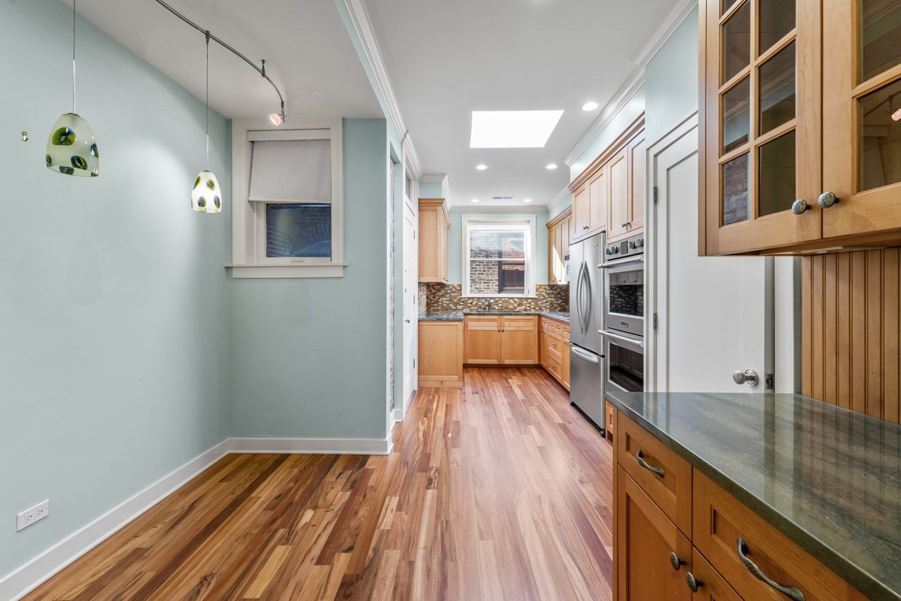 832 W Gunnison Street #3N, Chicago, IL 60640