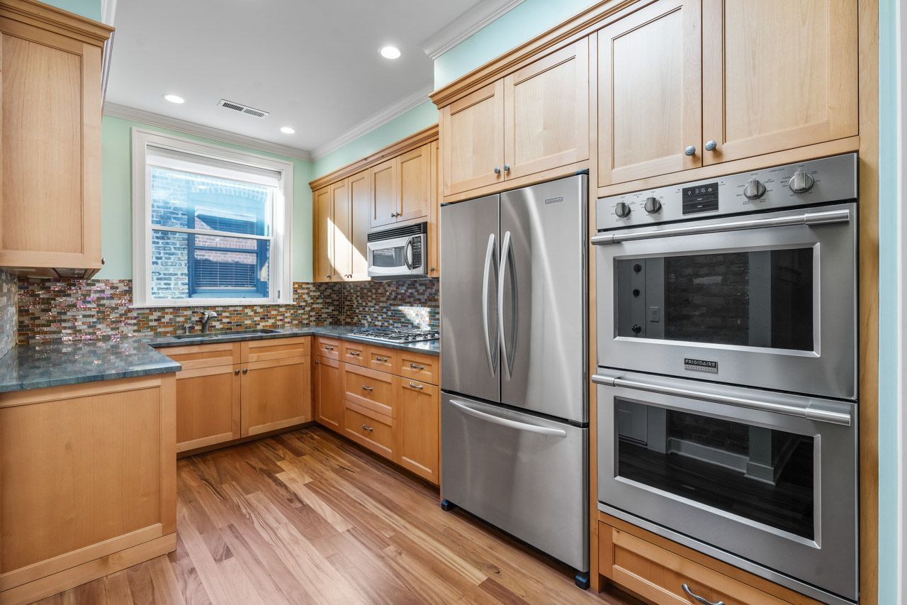 832 W Gunnison Street #3N, Chicago, IL 60640