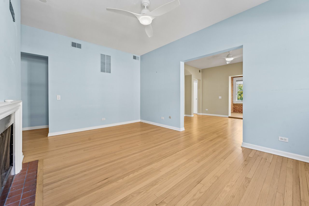832 W Gunnison Street #3N, Chicago, IL 60640