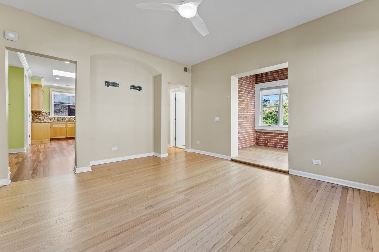 832 W Gunnison Street #3N, Chicago, IL 60640