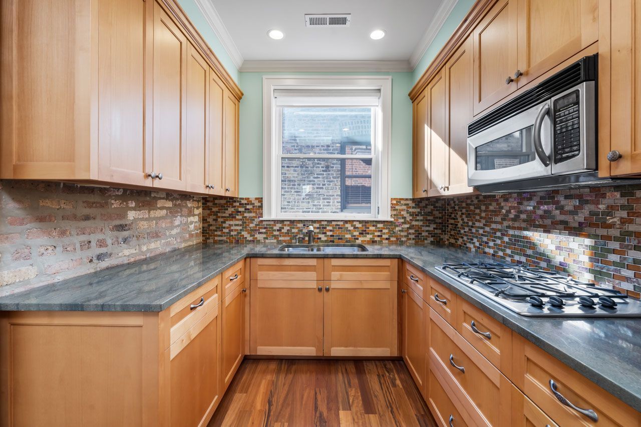 832 W Gunnison Street #3N, Chicago, IL 60640