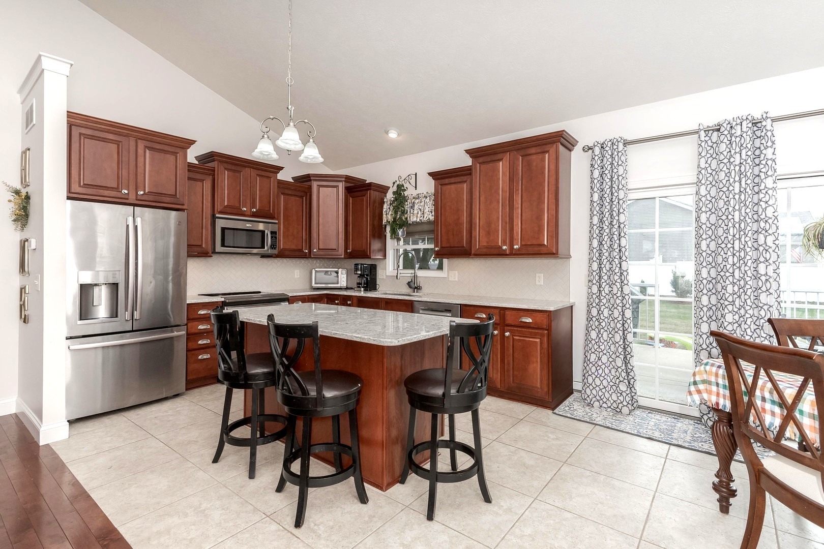 36 Lone Oak Court, Bloomington, IL 61705