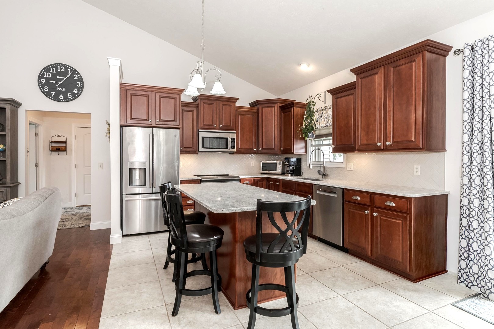 36 Lone Oak Court, Bloomington, IL 61705