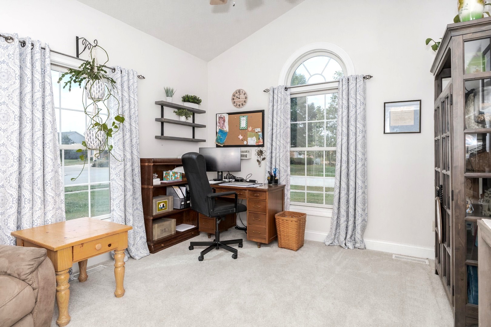 36 Lone Oak Court, Bloomington, IL 61705