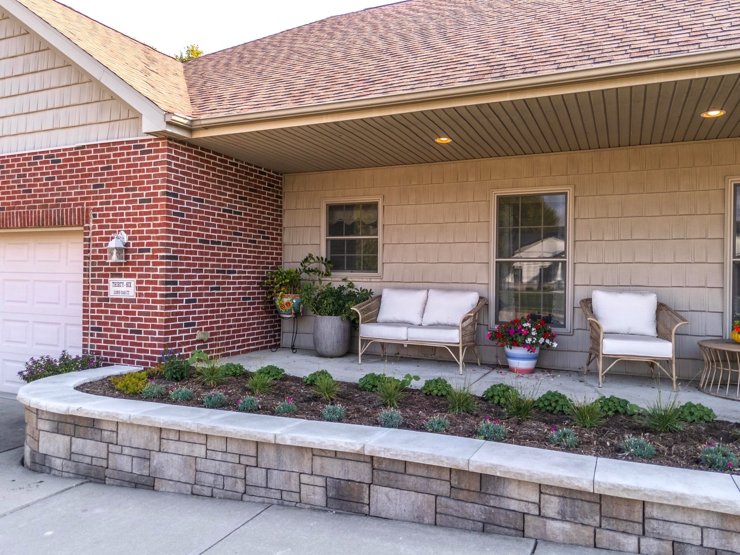 36 Lone Oak Court, Bloomington, IL 61705