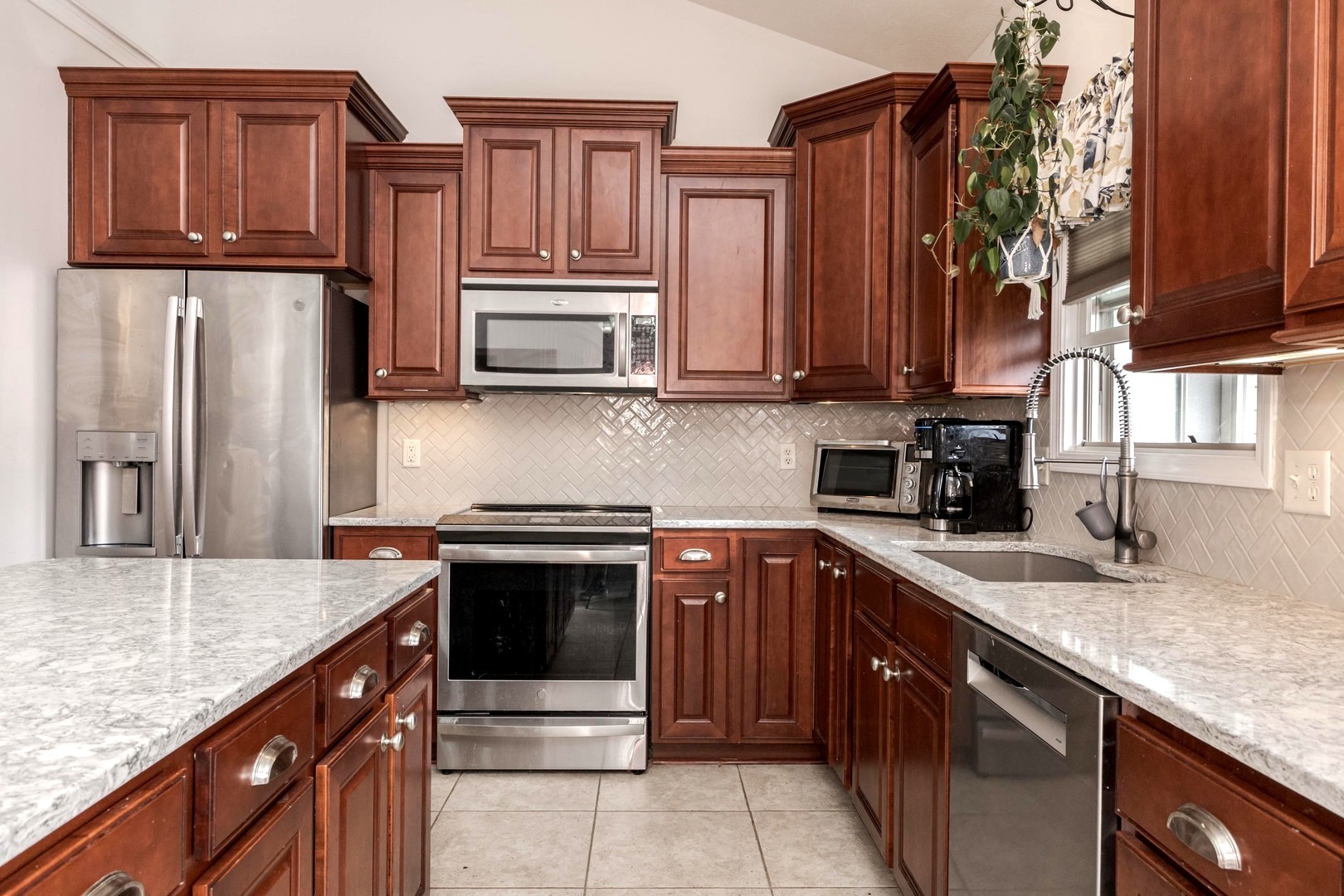 36 Lone Oak Court, Bloomington, IL 61705