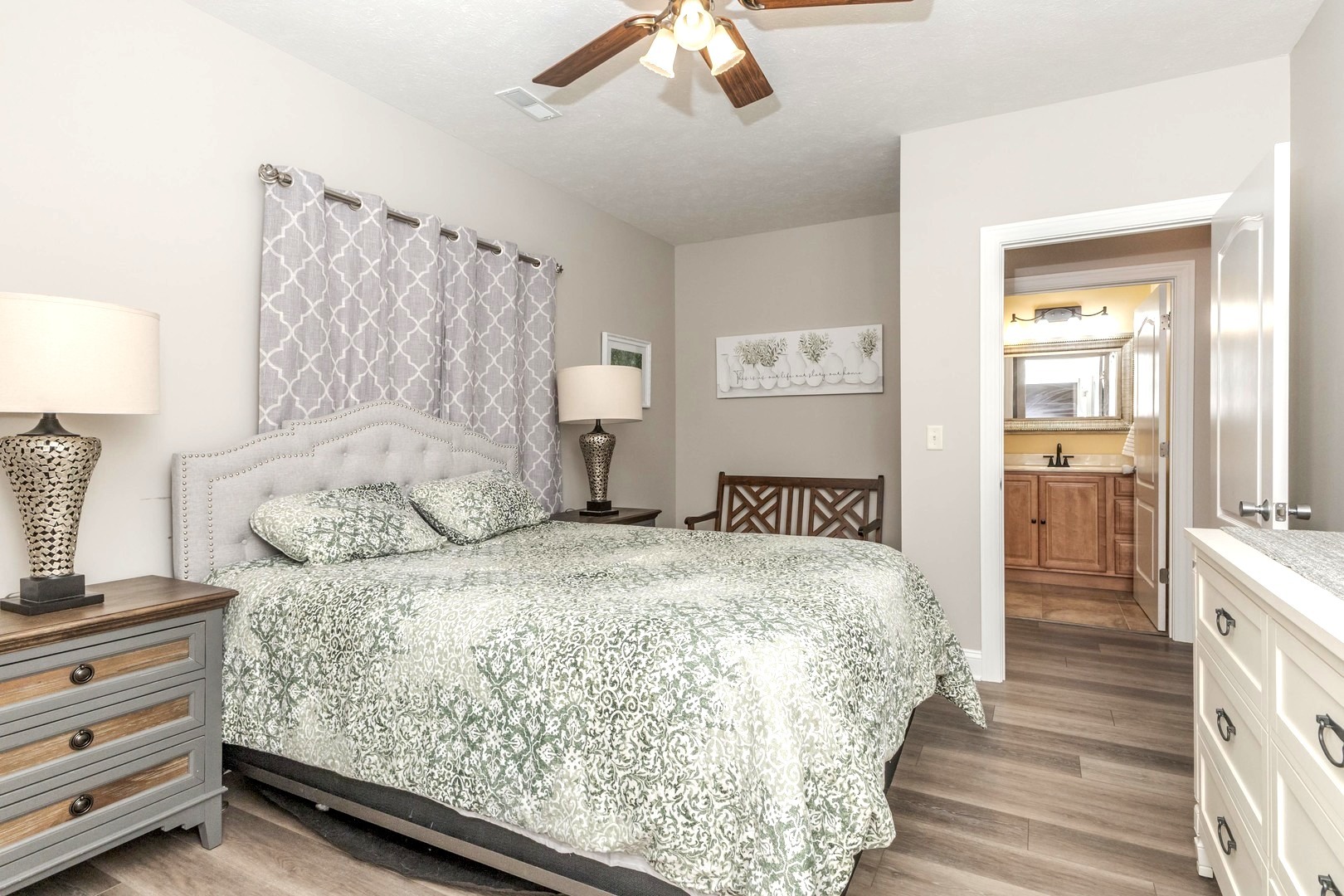 36 Lone Oak Court, Bloomington, IL 61705