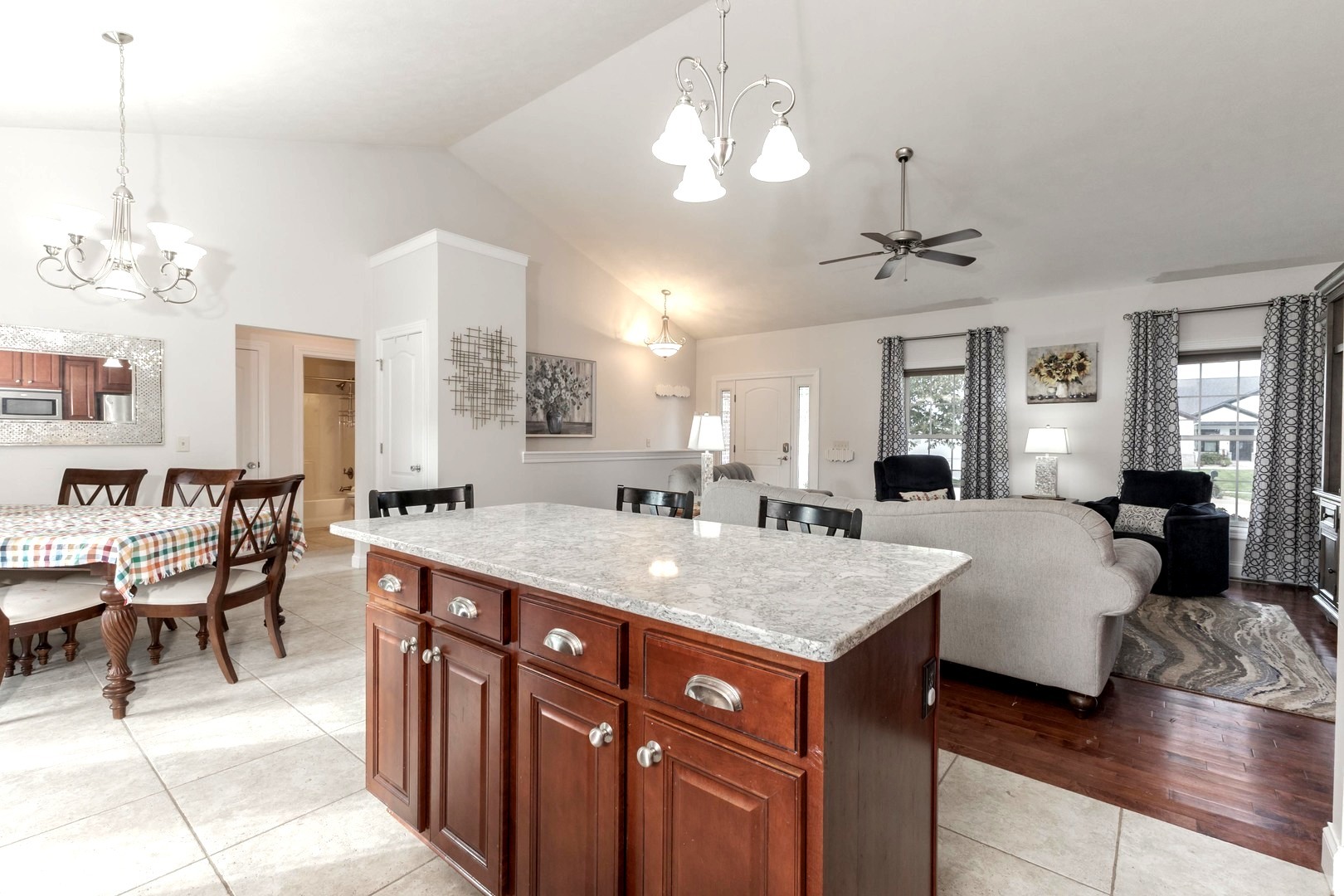 36 Lone Oak Court, Bloomington, IL 61705