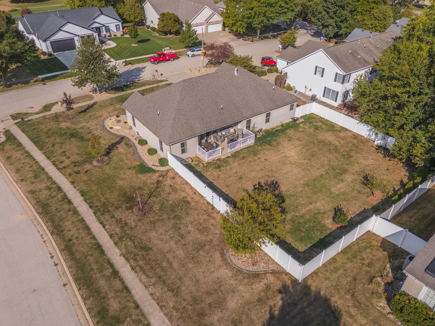 36 Lone Oak Court, Bloomington, IL 61705