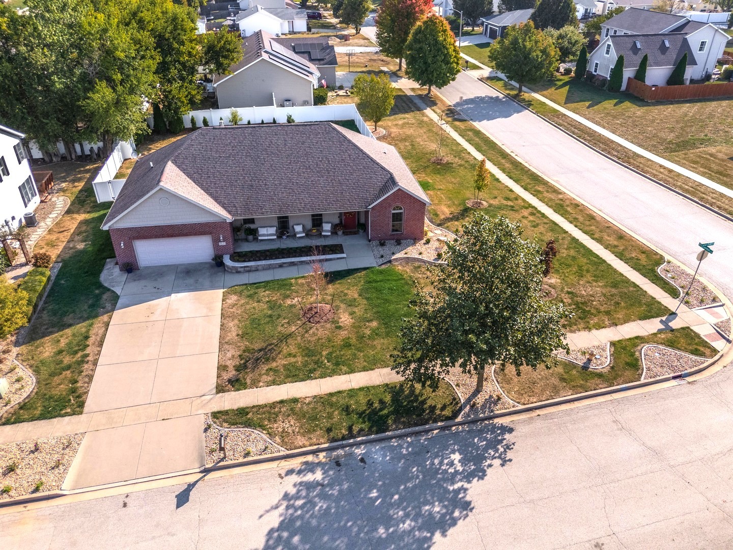 36 Lone Oak Court, Bloomington, IL 61705