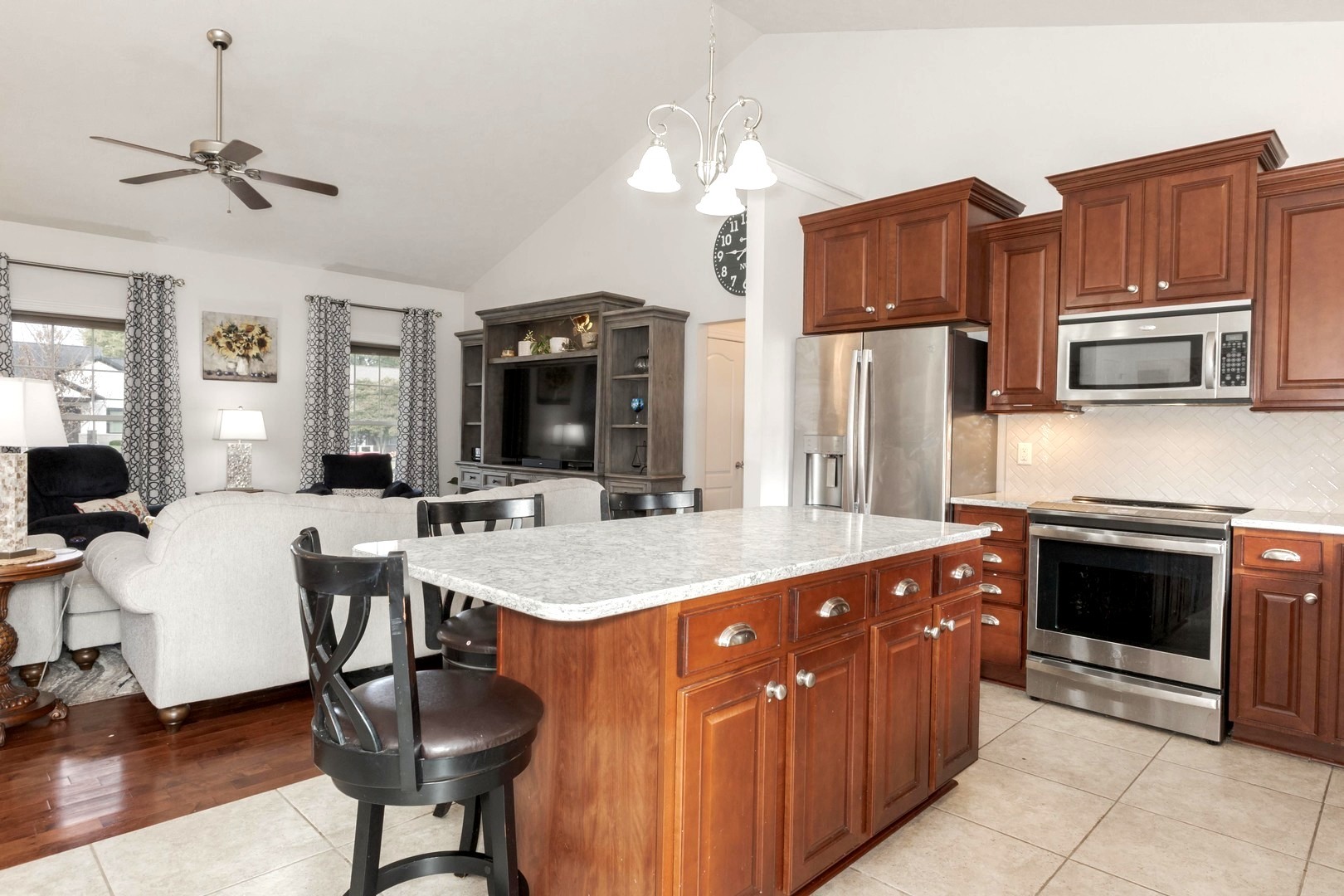 36 Lone Oak Court, Bloomington, IL 61705