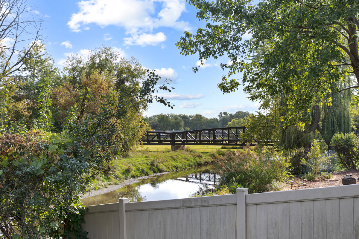 110 ESSEX Road, Elk Grove Village, IL 60007