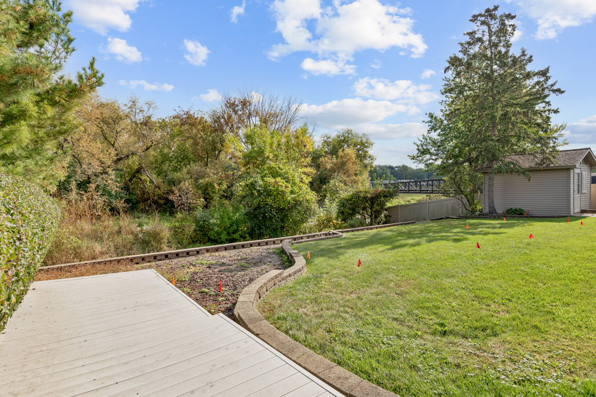 110 ESSEX Road, Elk Grove Village, IL 60007